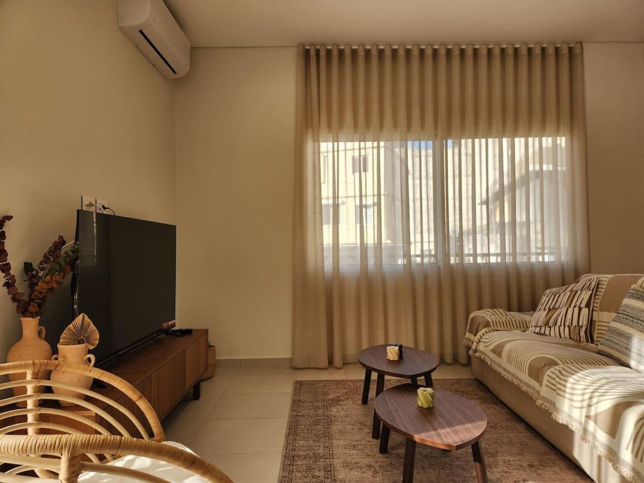 Olea Earth-inspired Retreat In Gemayze Apartment *