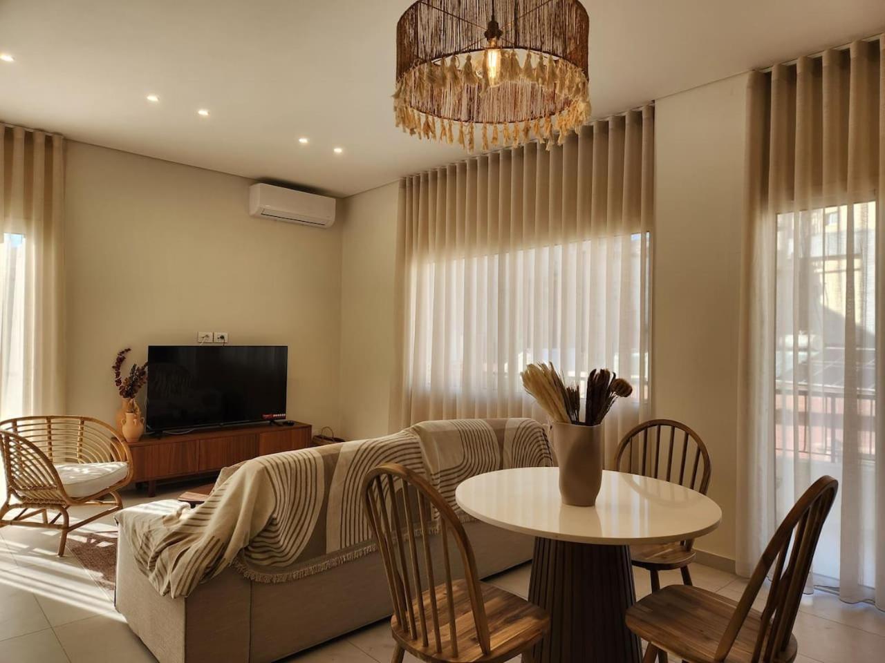 Olea Earth-inspired Retreat In Gemayze Apartment Beirut
